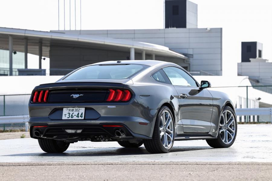  Ford Mustang EcoBoost Fastback 2017 года  (JP) (фото 4 из 9)